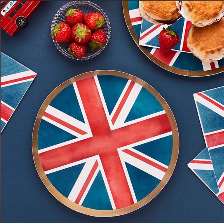 Union Jack Paper Plates 8 Pack threelittlebears.co.uk