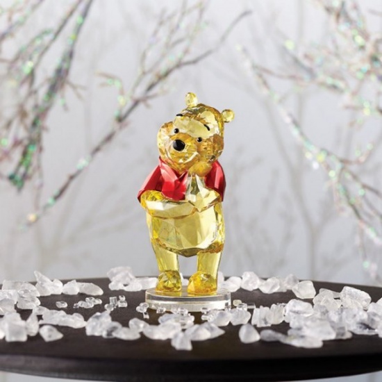 Disney Showcase - Winnie The Pooh Facets Figurine